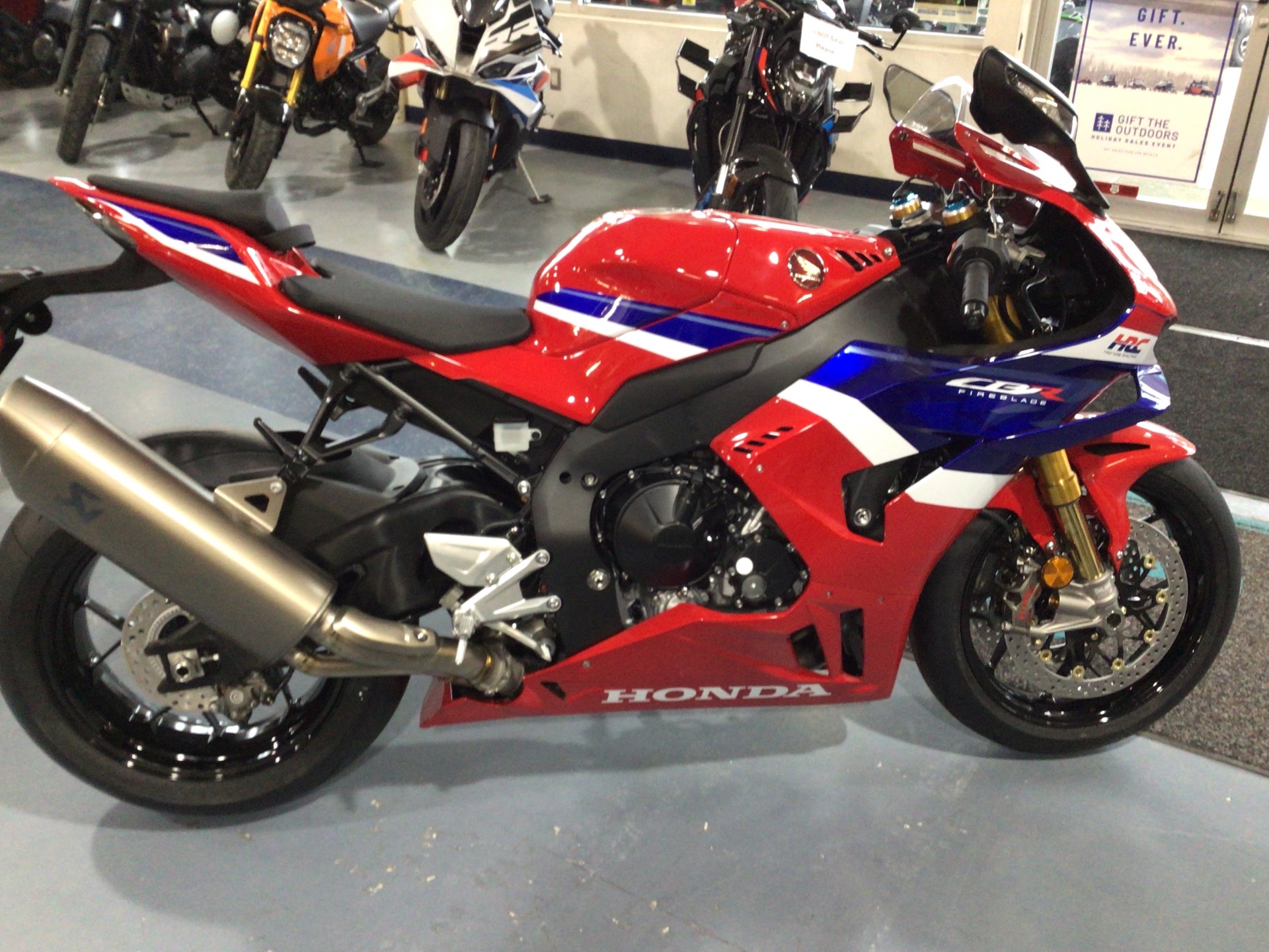 2025 Honda CBR1000RR-R Fireblade SP
